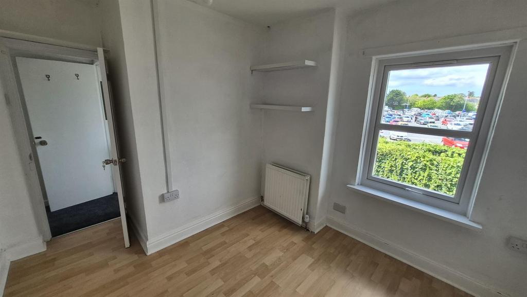 38 MR Bedroom 3 2.jpeg