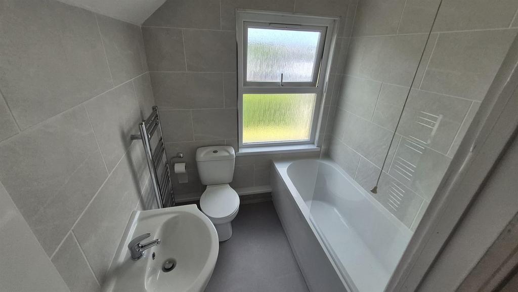 38 MR Bathroom 1.jpeg
