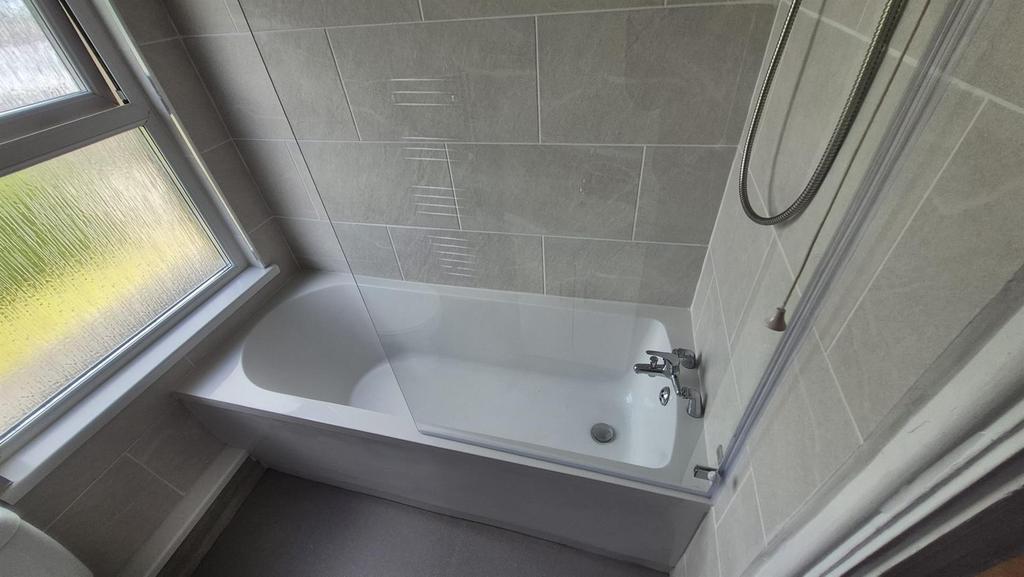 38 MR Bathroom 3.jpeg