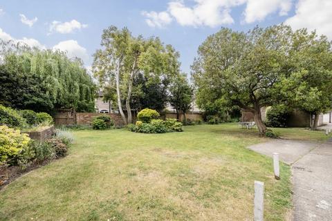 undefined, Broom Road, Teddington TW11