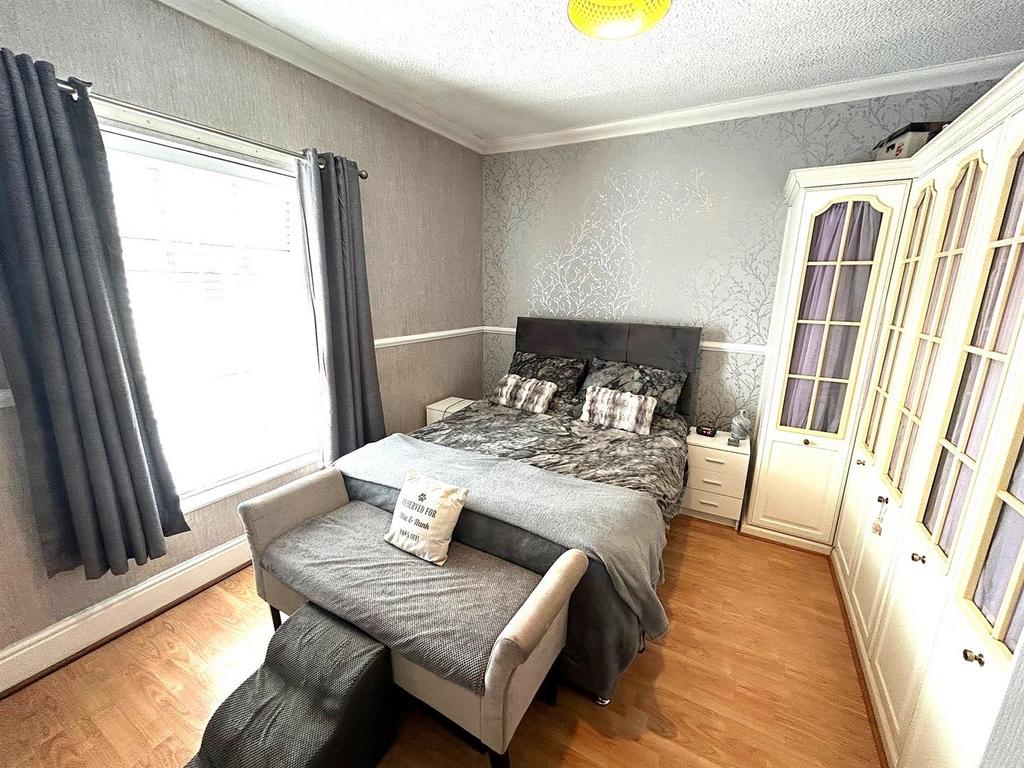 Bed 1.jpg