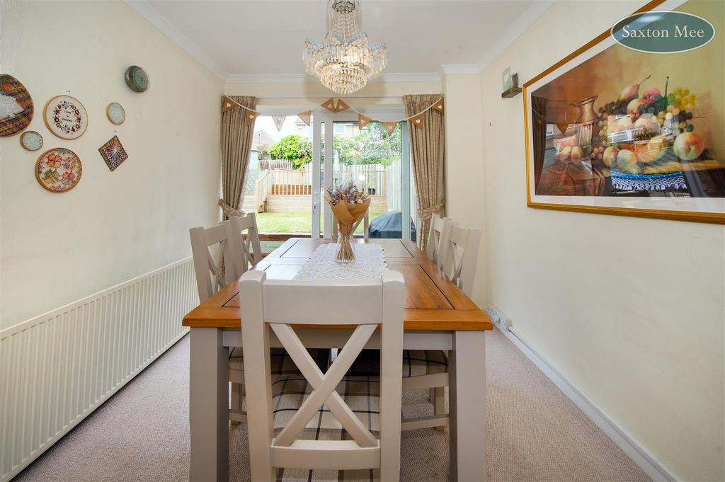 Dining room 9426.jpg