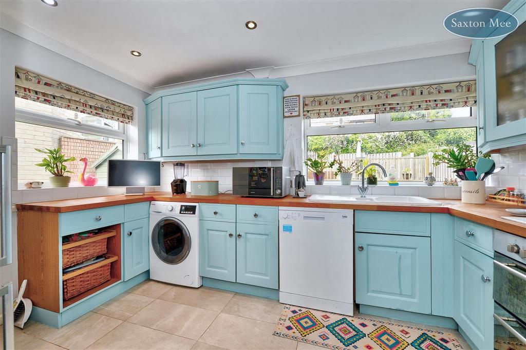 Kitchen 9491.jpg