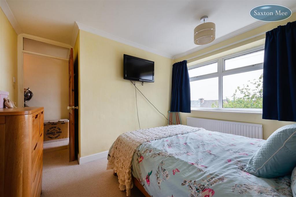 Bedroom 2 9527.jpg