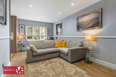 1 bedroom flat for sale, Chilworth Gate, Broxbourne EN10