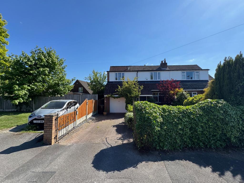 Hollins Road, Hindley,Wigan, WN2 4 bed semi-detached bungalow for sale ...