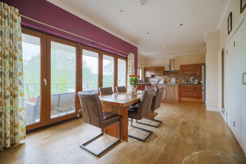 12 Clos Yr Afon, Kidwelly, SA17 4TJ