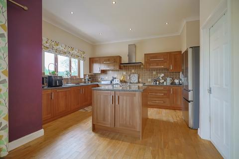 12 Clos Yr Afon, Kidwelly, SA17 4TJ