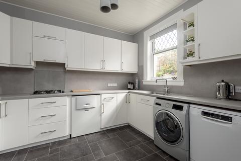 25 Abercorn Crescent, Edinburgh, EH8 7HZ