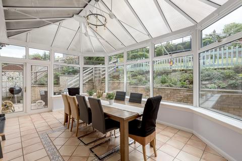 25 Abercorn Crescent, Edinburgh, EH8 7HZ
