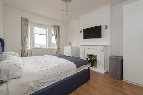 25 Abercorn Crescent, Edinburgh, EH8 7HZ