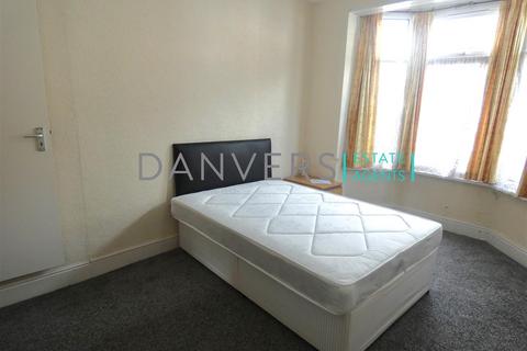 4 bedroom terraced house to rent, Paton Street, Leicester LE3