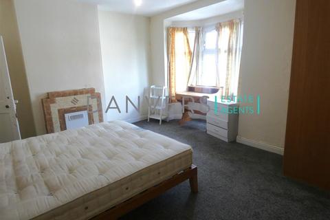4 bedroom terraced house to rent, Paton Street, Leicester LE3