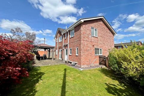 5 bedroom detached house for sale, Selbourne Close, Westhoughton, BL5