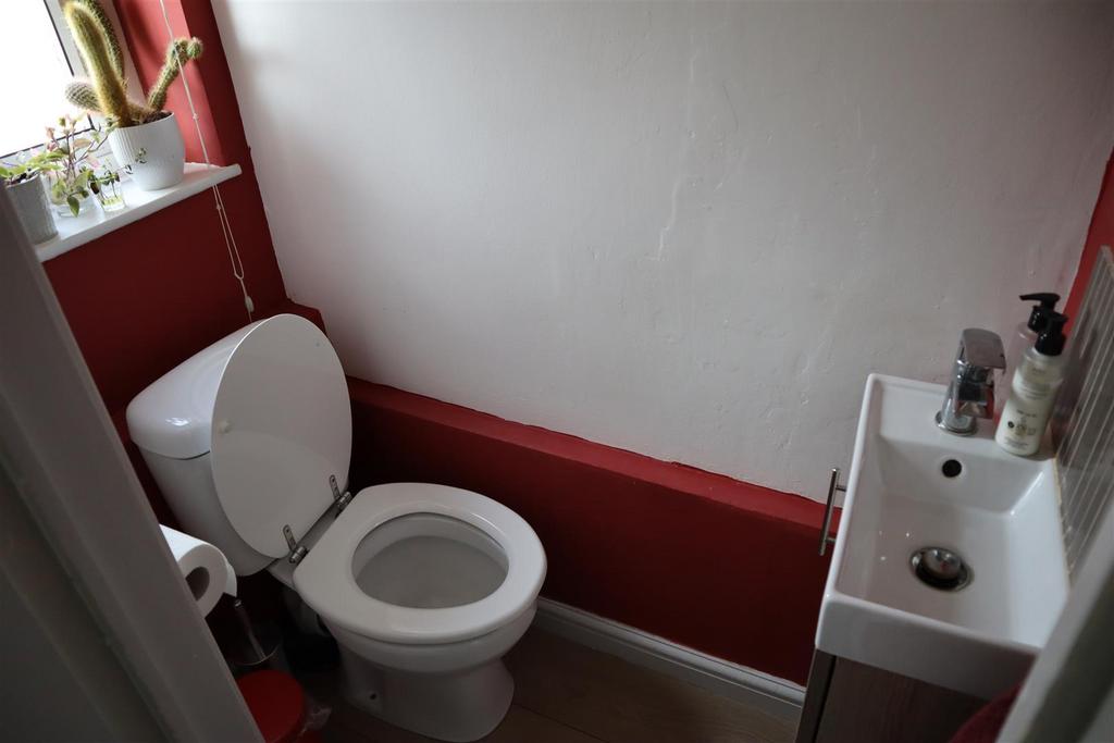 4 Downstairs Toilet.JPG