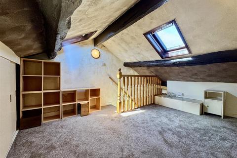 3 bedroom end of terrace house for sale, Clarendon Street, Haworth, BD22 8PU