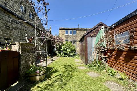 3 bedroom end of terrace house for sale, Clarendon Street, Haworth, BD22 8PU