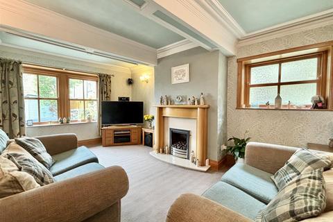 3 bedroom cottage for sale, Back Field, Bradford BD13