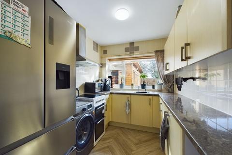 2 bedroom semi-detached bungalow for sale, Greenlands, Driffield, YO25 5HY