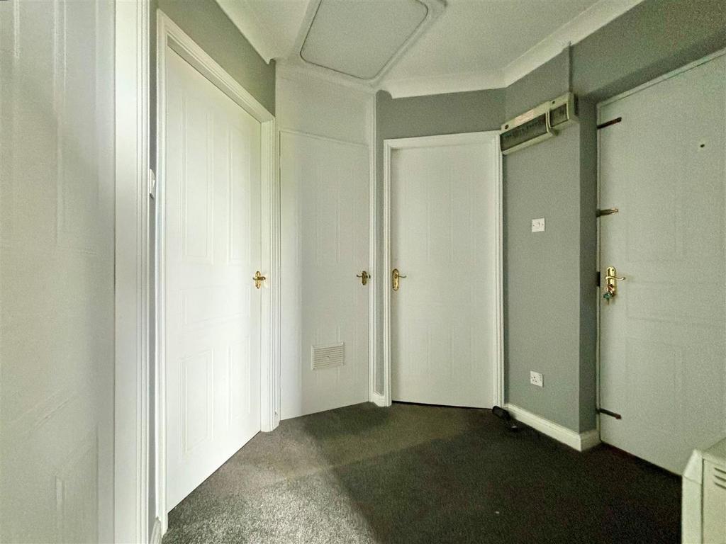 Hallway.jpg