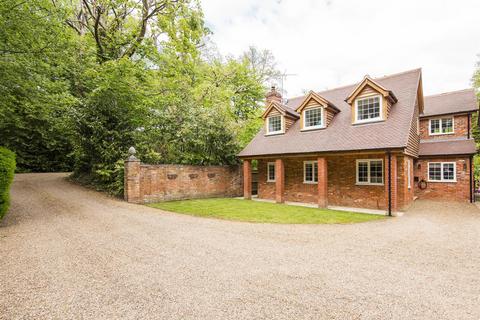 1 Central Lodge, Wrotham, Sevenoaks, TN15 7JW