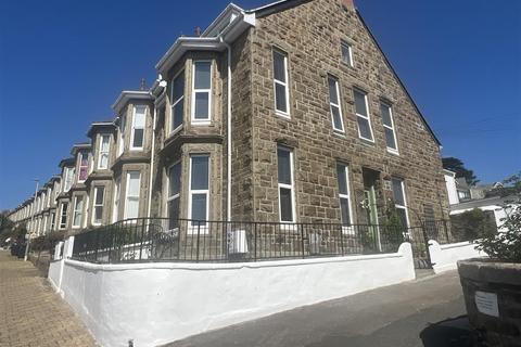 4 bedroom end of terrace house for sale, Lannoweth Road, Penzance TR18