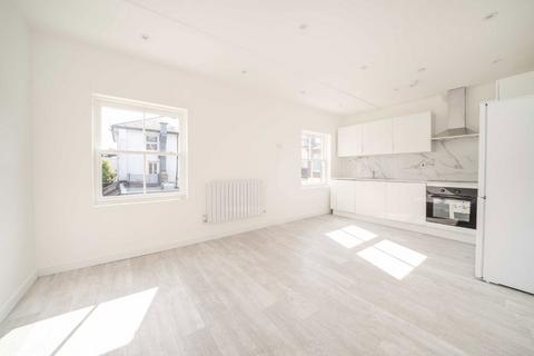 2 bedroom flat to rent, Glass Place, Surbiton KT6