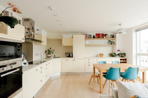 2 bedroom flat for sale, Bell Avenue, Bristol BS1