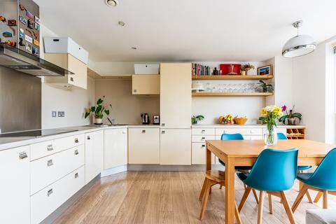 2 bedroom flat for sale, Bell Avenue, Bristol BS1