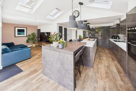 20 Monastery Road, Southampton, SO18 4HT