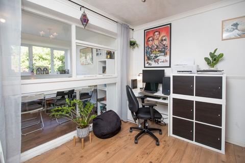 17 Bishops Drive, Kettering, NN15 6AJ