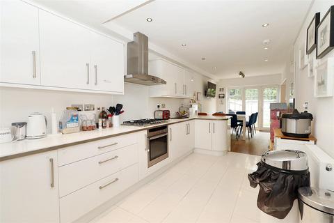 63 Cavendish Crescent, Elstree, Borehamwood, WD6 3JW