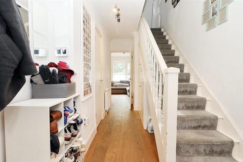 63 Cavendish Crescent, Elstree, Borehamwood, WD6 3JW
