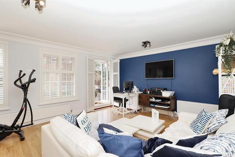 63 Cavendish Crescent, Elstree, Borehamwood, WD6 3JW