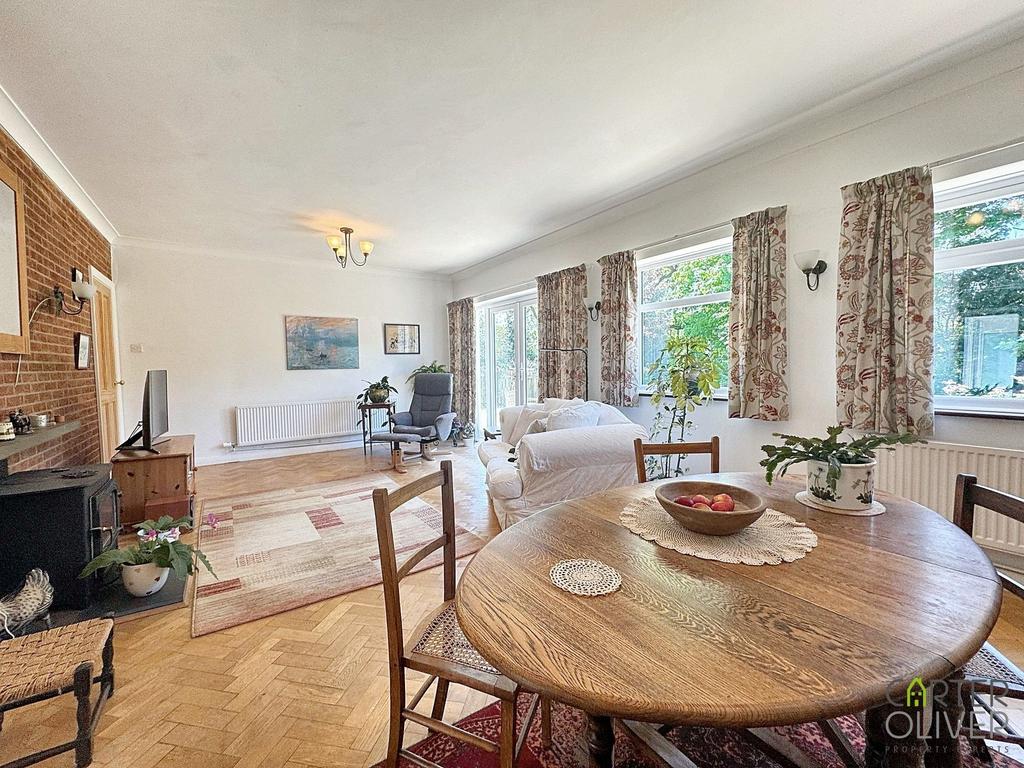 Lounge Dining Room
