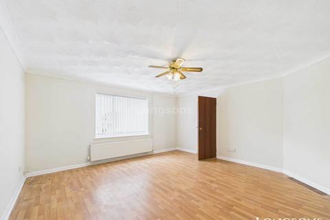 2 bedroom bungalow to rent, Salhouse Drive, Swaffham