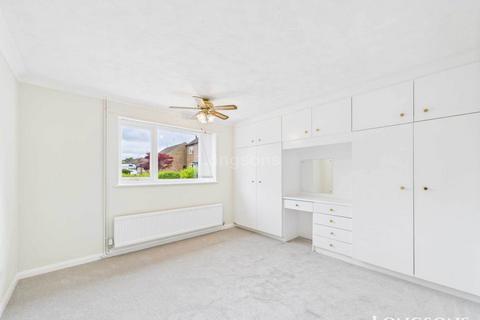 2 bedroom bungalow to rent, Salhouse Drive, Swaffham