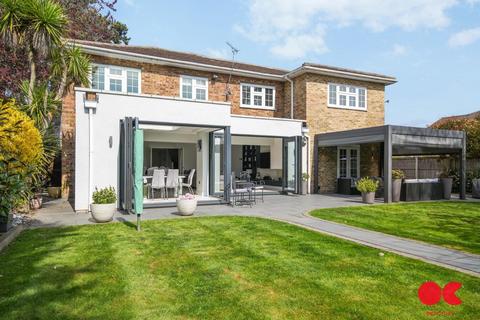 5 bedroom detached house for sale, Herbert Road, Hornchurch RM11