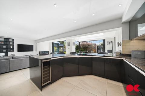5 bedroom detached house for sale, Herbert Road, Hornchurch RM11