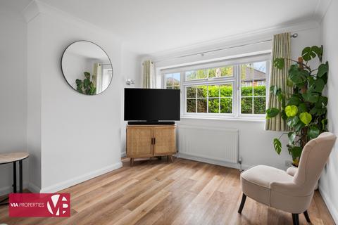 4 bedroom semi-detached house for sale, Dudley Avenue, Waltham Cross EN8