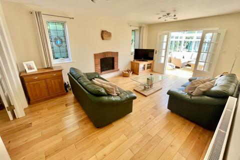 4 bedroom detached house for sale, Park Street Lane, Park Street, St. Albans, Hertfordshire. AL2