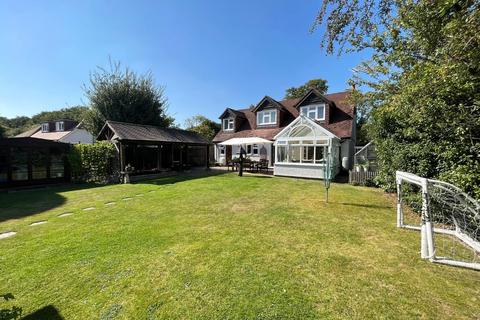 4 bedroom detached house for sale, Park Street Lane, Park Street, St. Albans, Hertfordshire. AL2