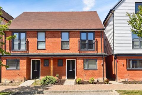 3 bedroom semi-detached house for sale, Woodland Rise