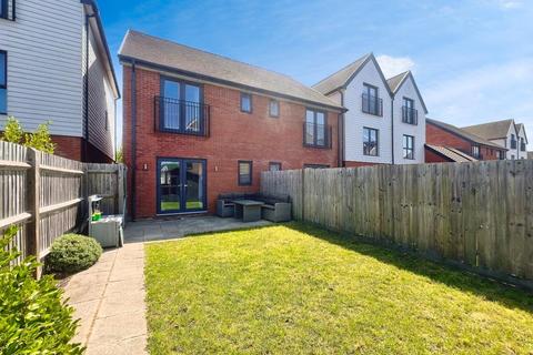 3 bedroom semi-detached house for sale, Woodland Rise