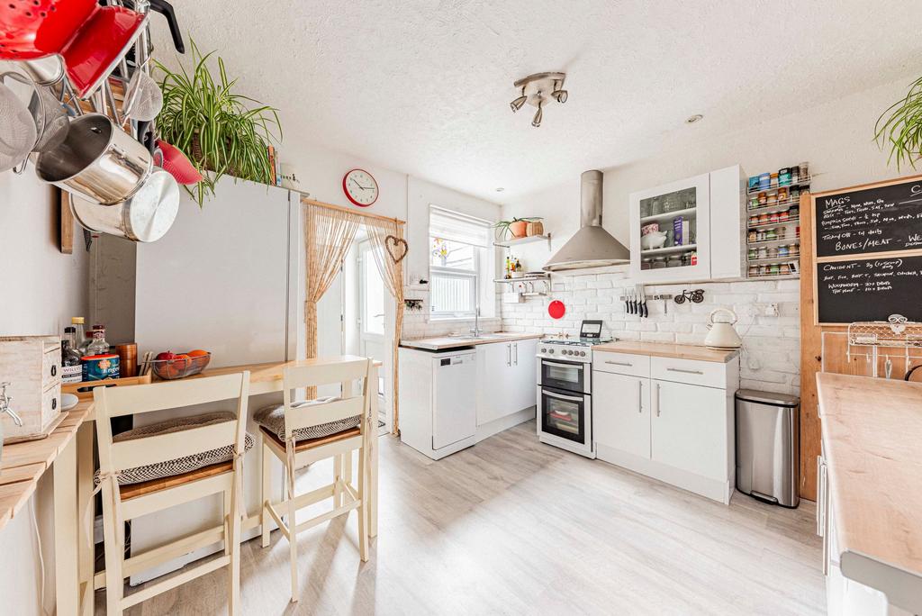 Kitchen (2)