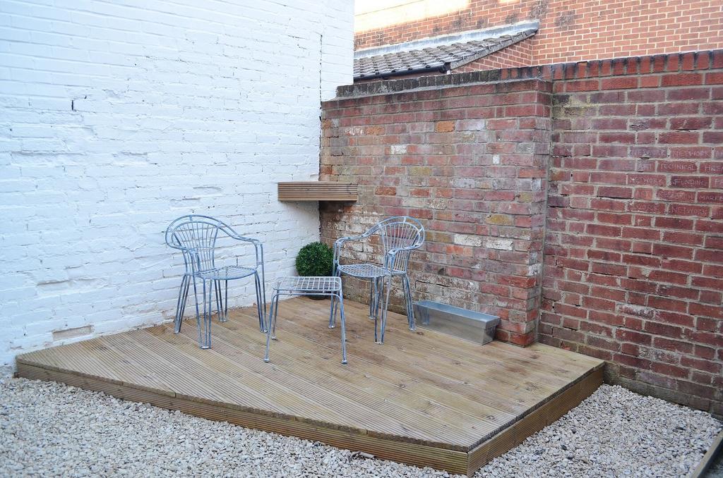 Courtyard Garden