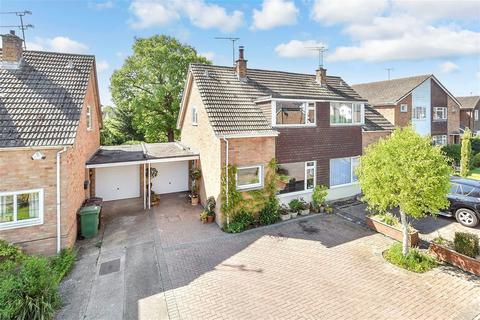 13 Bankfields, Headcorn, Ashford, TN27 9QY