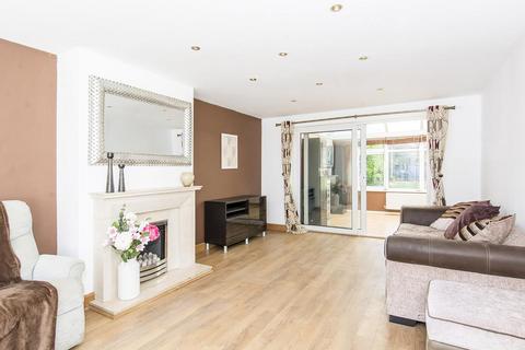 4 bedroom detached house for sale, Faringdon Avenue, Lutterworth