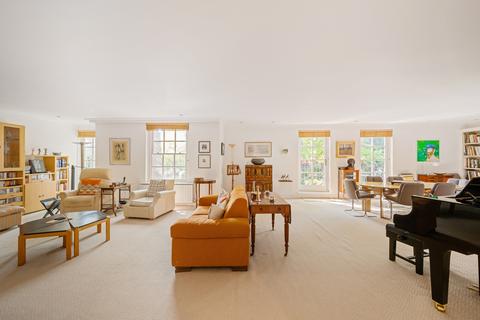 4 bedroom flat for sale, Maresfield Gardens, Hampstead, London NW3
