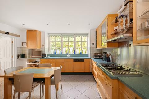 4 bedroom flat for sale, Maresfield Gardens, Hampstead, London NW3